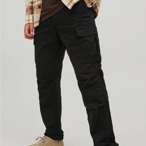 Jack & Jones Men's tapered black Cargo Pants